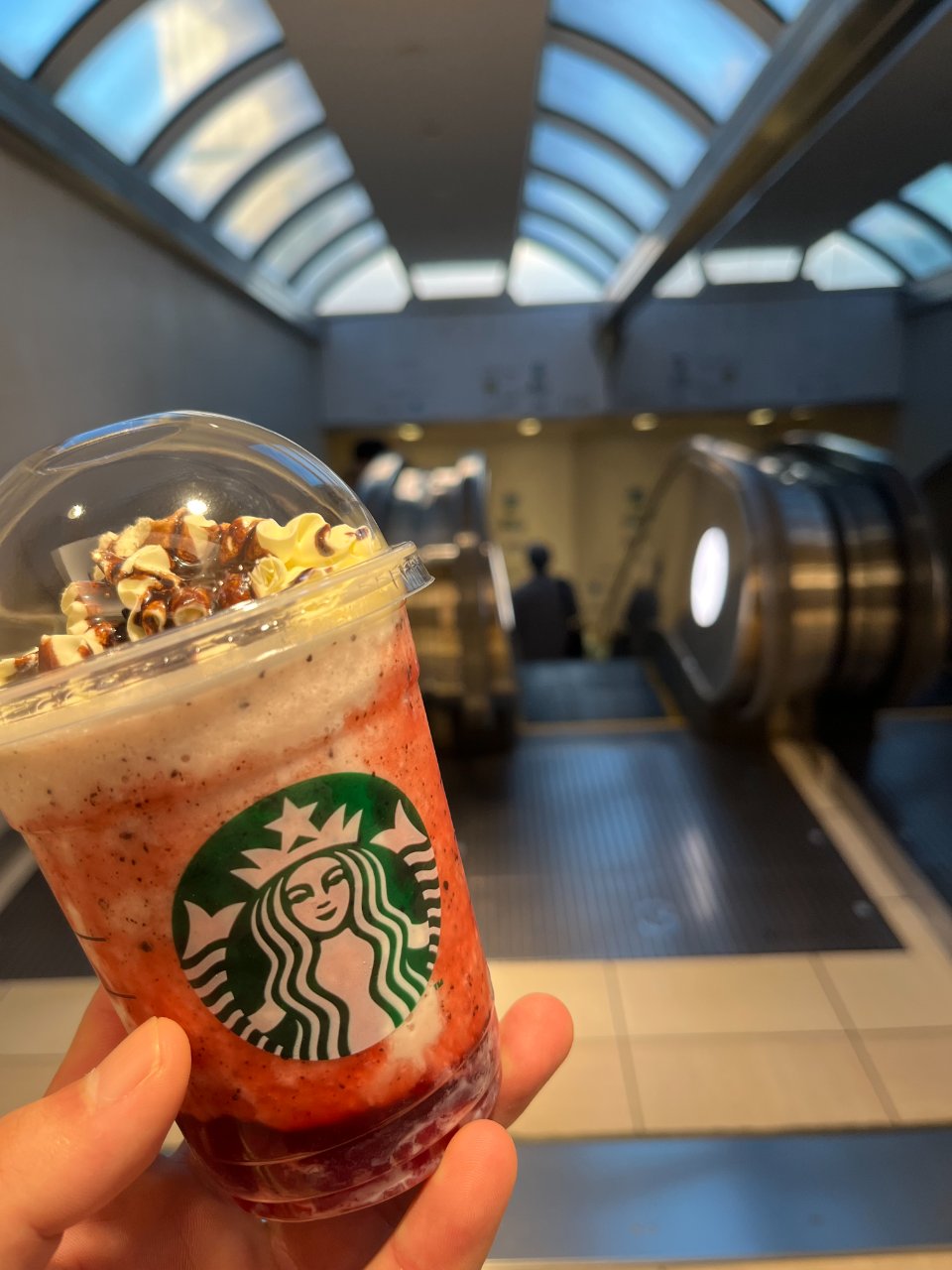 スタバ(^_-)